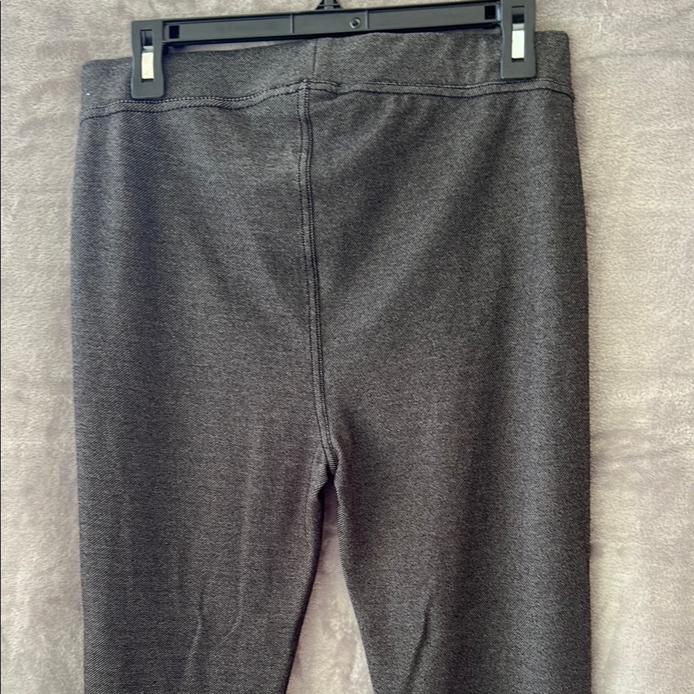 Black Patterned Women's Leggings - Picture 3 of 5
